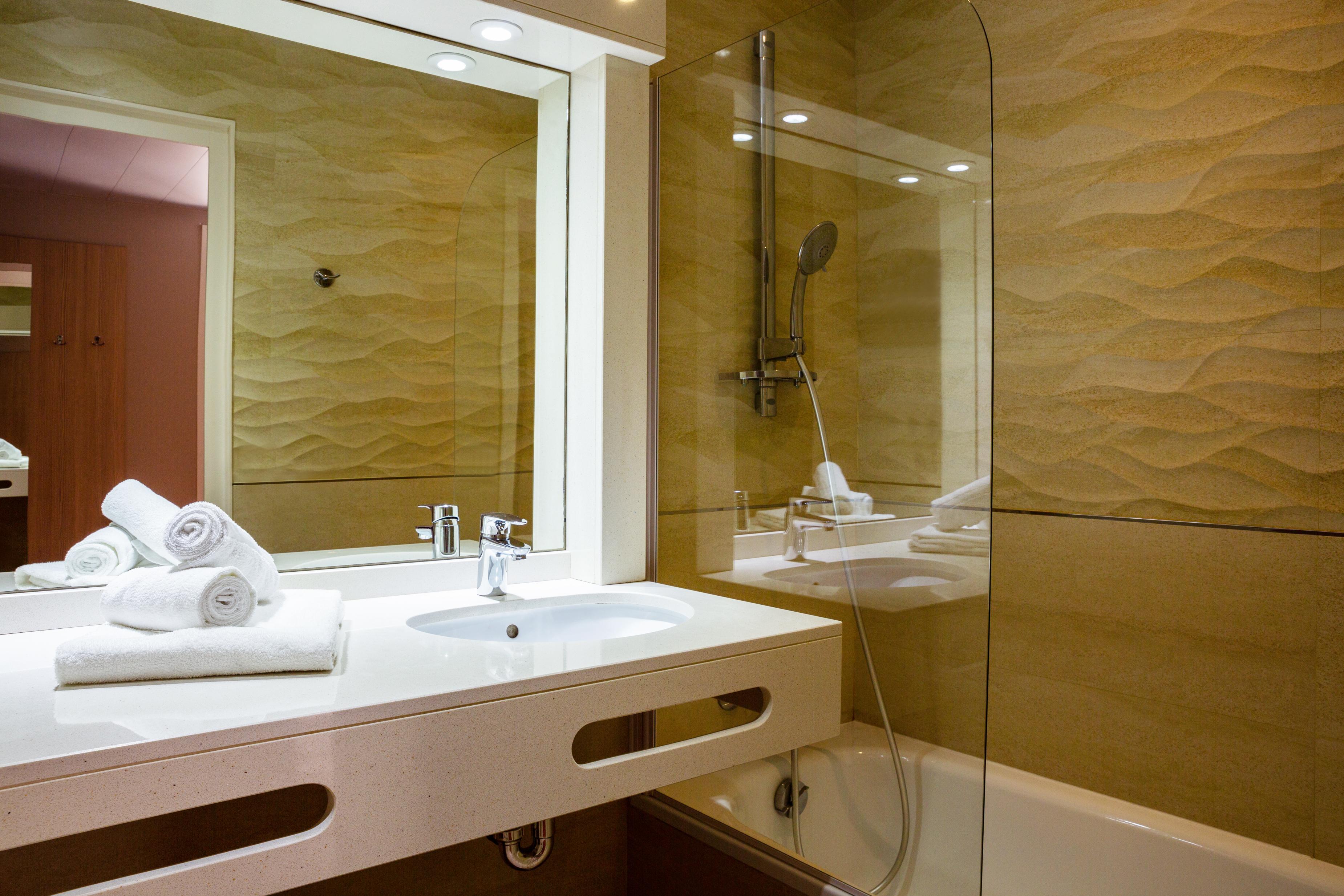 Hotel Les Trois Roses, Meylan Grenoble Exterior foto