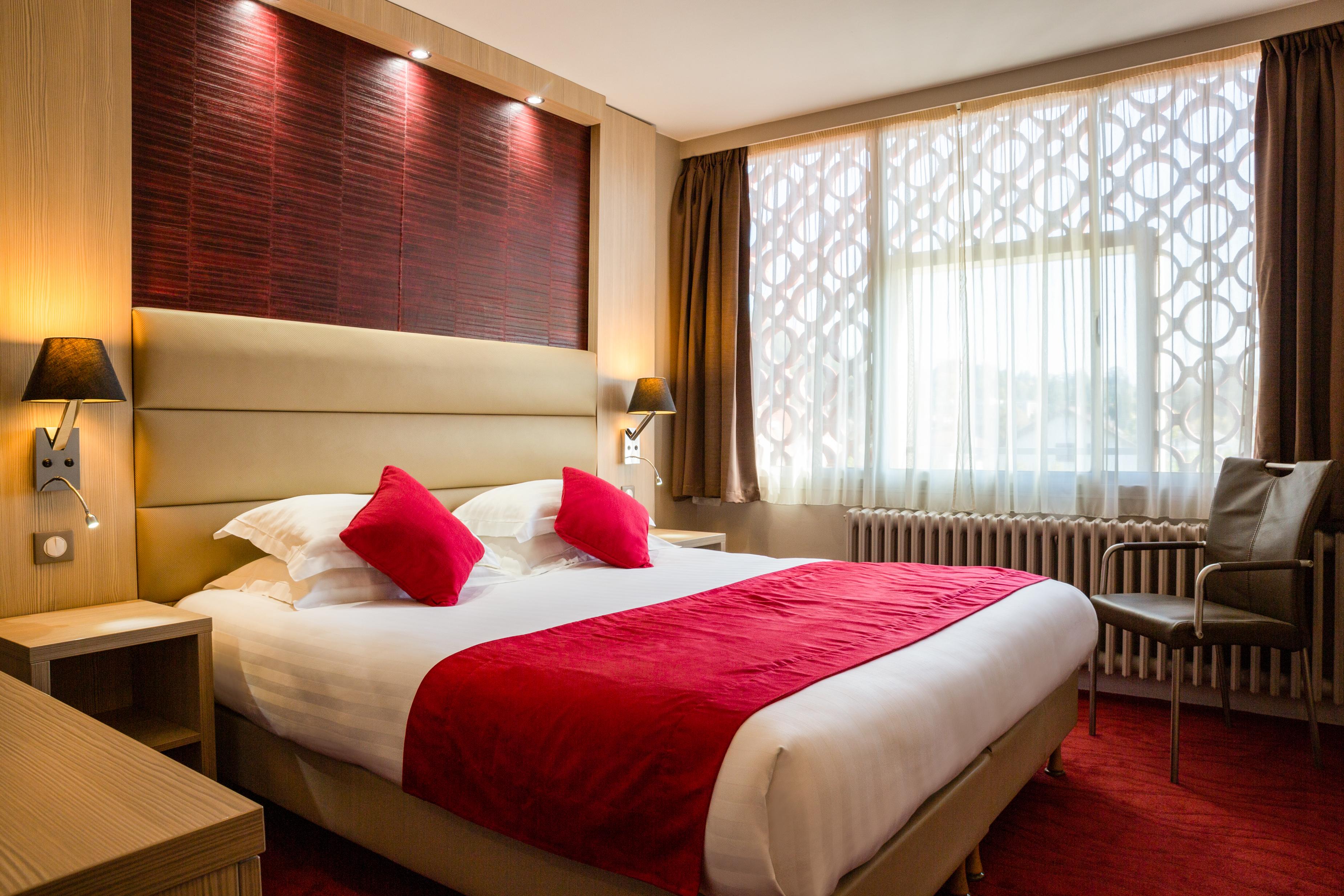 Hotel Les Trois Roses, Meylan Grenoble Exterior foto