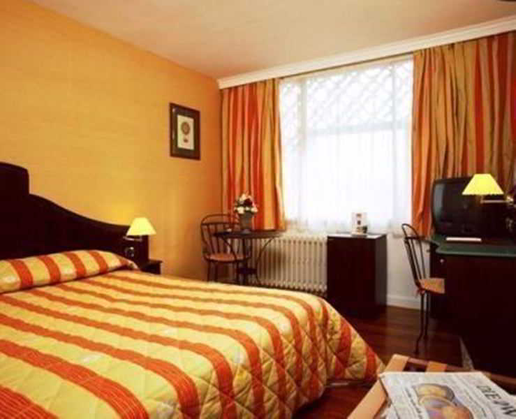 Hotel Les Trois Roses, Meylan Grenoble Habitación foto